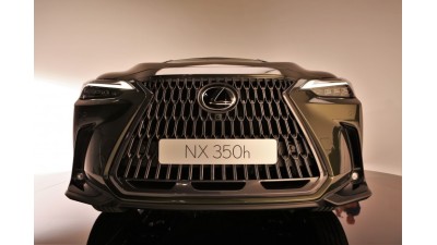 Yokohama Rubber BluEarth-XT AE61 OE a Toyota Lexus NX-hez