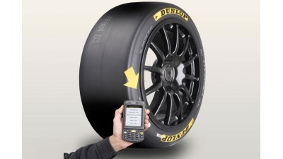 A Dunlop gumiabroncs gyártó 'Chip-In-Tire' technológiája